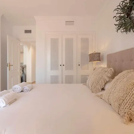 Elegante En La Quinta Golf Marbella Apartment